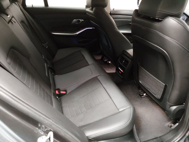 BMW 320d Touring automatik Sport Line • panorama • AHK — 12