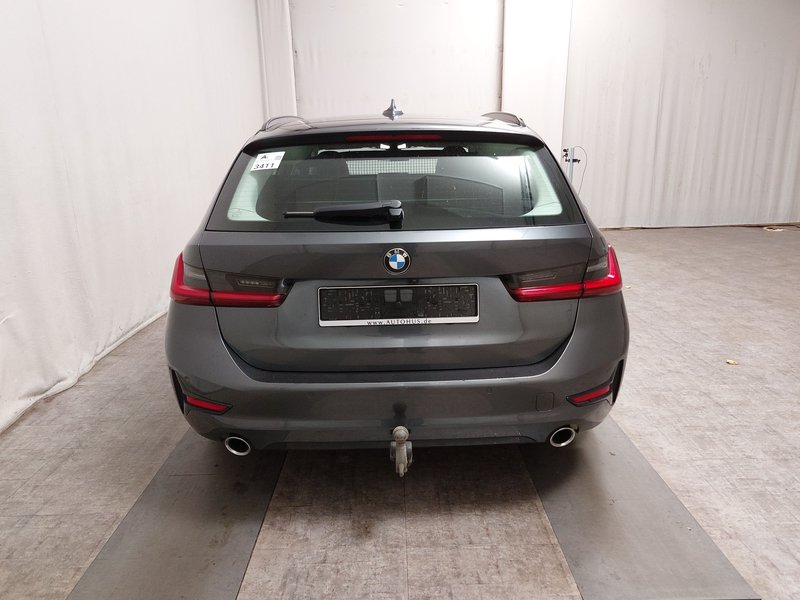 BMW 320d Touring automatik Sport Line • panorama • AHK — 14