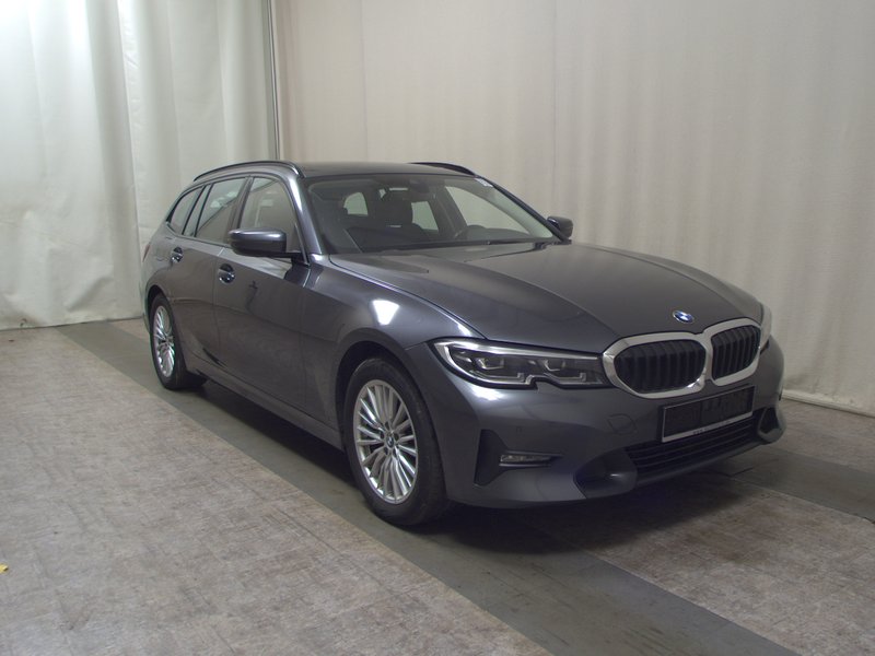 BMW 320d Touring automatik Sport Line • panorama • AHK — 3
