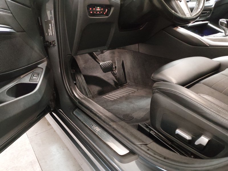 BMW 320d Touring automatik Sport Line • panorama • AHK — 7
