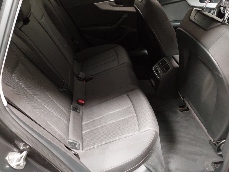 Audi A4 Avant 40 TFSI advanced automatik • bežično punjenje — 12