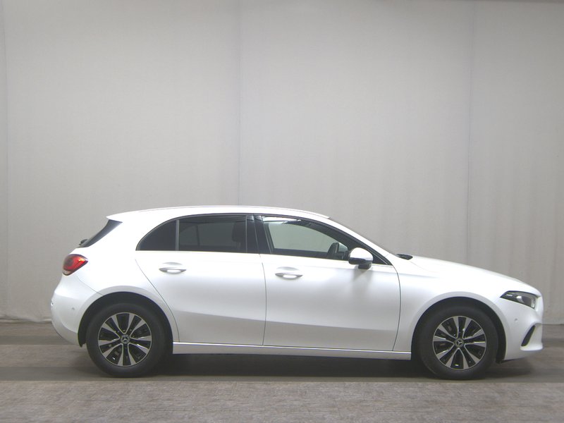Mercedes-Benz A 180 d automatik • LED • digitalni instrumenti