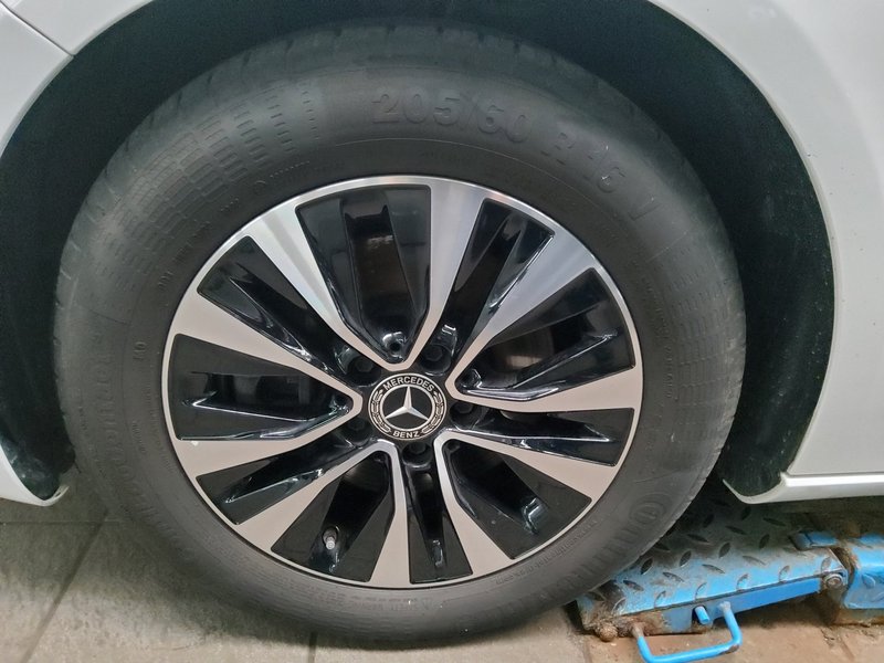 Mercedes-Benz A 180 d automatik • LED • digitalni instrumenti — 11