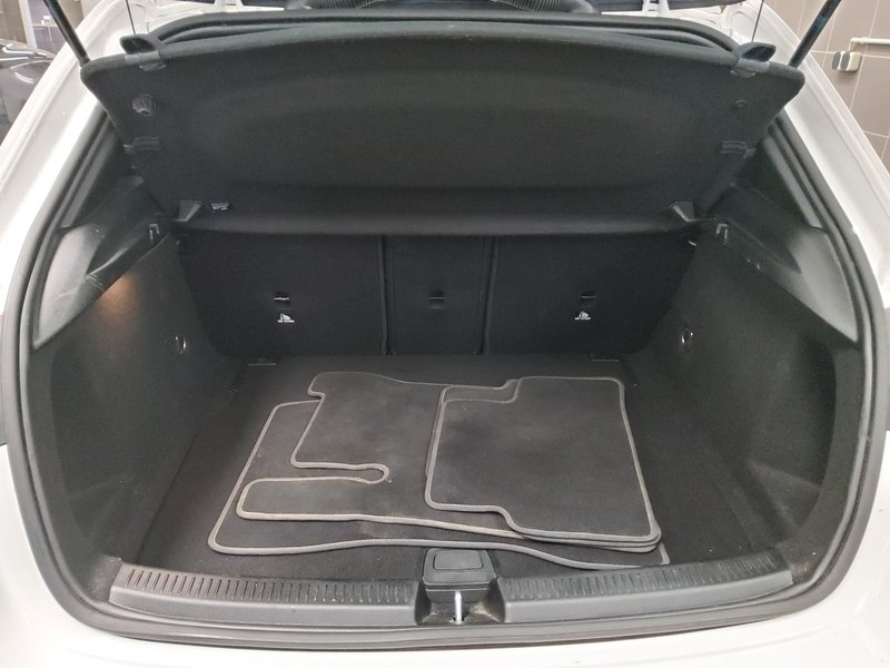 Mercedes-Benz A 180 d automatik • LED • digitalni instrumenti — 12