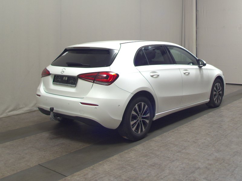 Mercedes-Benz A 180 d automatik • LED • digitalni instrumenti — 4