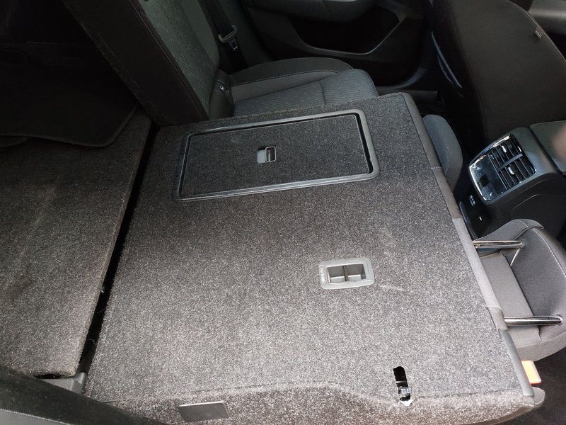 Škoda Octavia Kombi 2.0 TDI automatik Style • AHK • el. peta vrata — 11