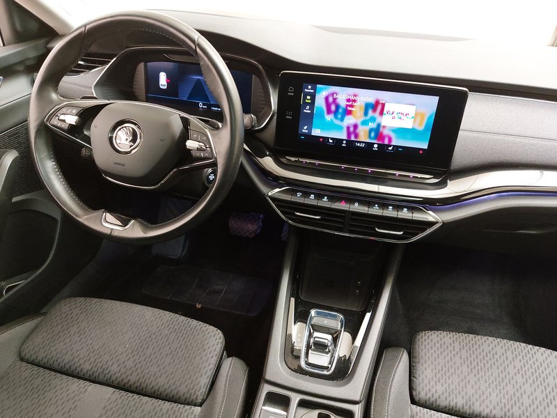 Škoda Octavia Kombi 2.0 TDI automatik Style • AHK • el. peta vrata — 20