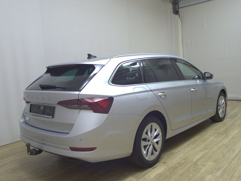 Škoda Octavia Kombi 2.0 TDI automatik Style • AHK • el. peta vrata — 4