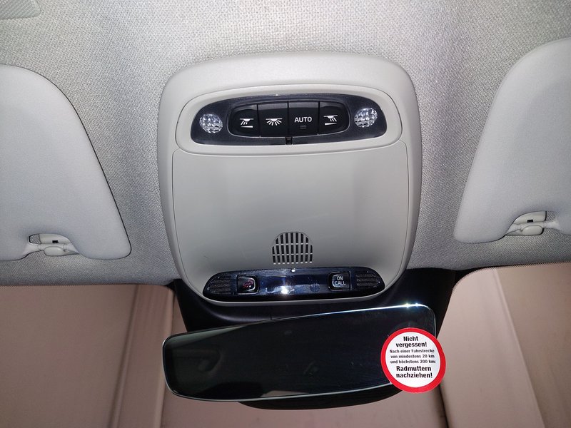 Volvo XC40 T4 Recharge Plus Dark automatik • AHK • Full LED — 13