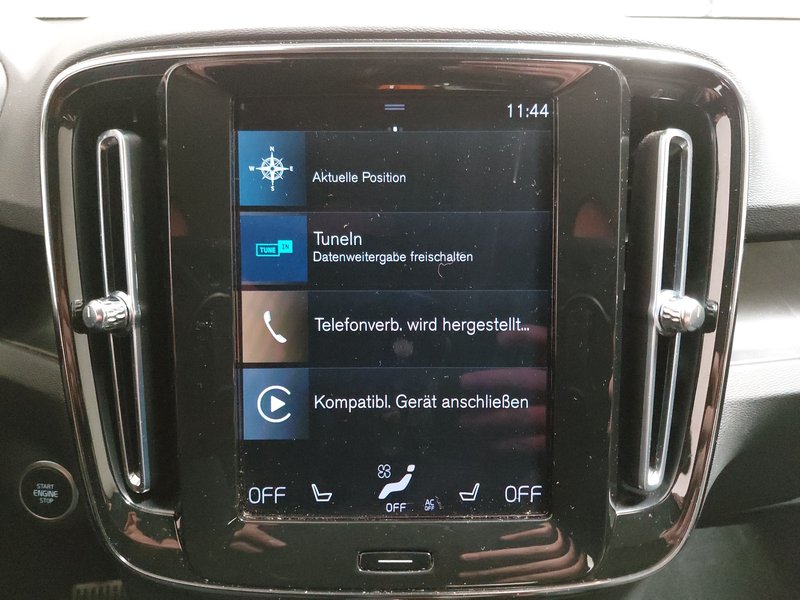 Volvo XC40 T4 Recharge Plus Dark automatik • AHK • Full LED — 17