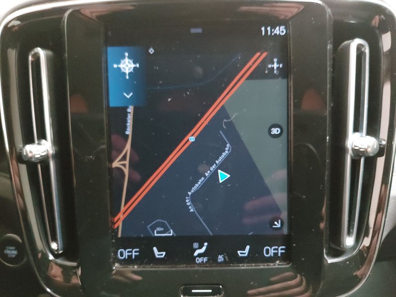 Volvo XC40 T4 Recharge Plus Dark automatik • AHK • Full LED — 18