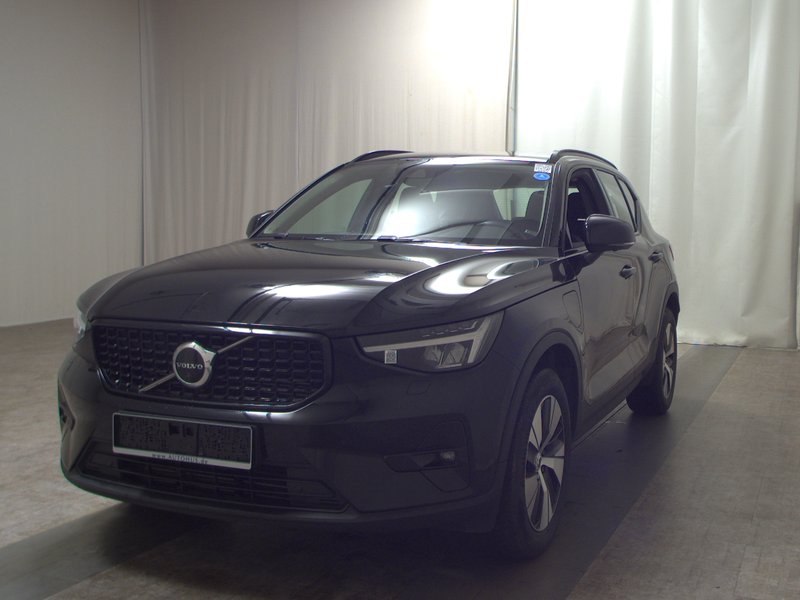 Volvo XC40 T4 Recharge Plus Dark automatik • AHK • Full LED — 2