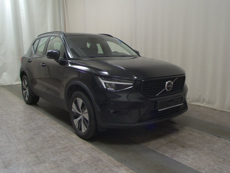 Volvo XC40 T4 Recharge Plus Dark automatik • AHK • Full LED — 3