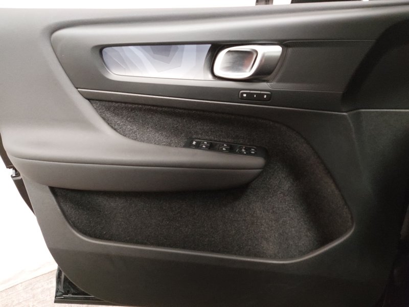 Volvo XC40 T4 Recharge Plus Dark automatik • AHK • Full LED — 5