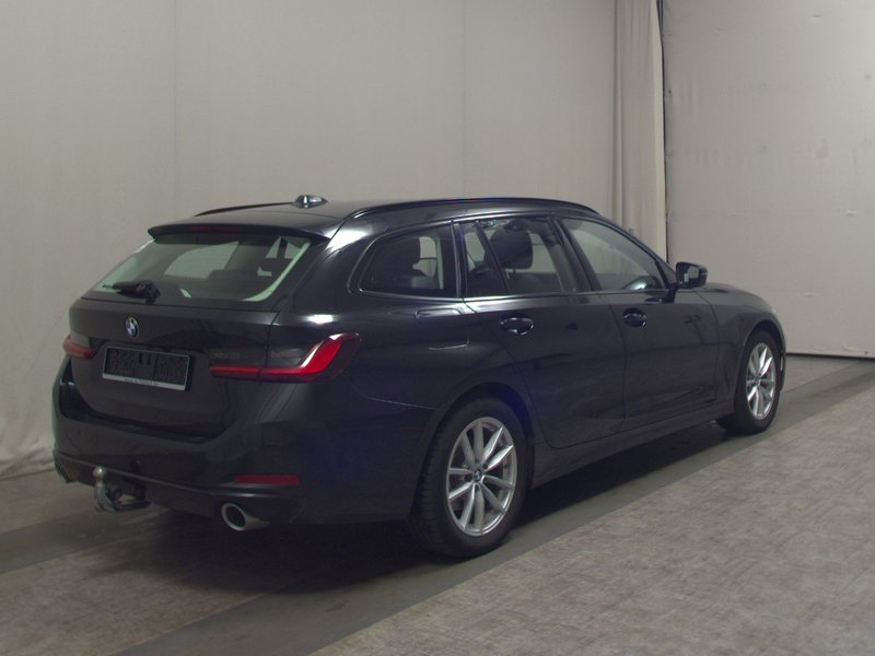 BMW 320d Touring automatik • ACC • LED — 4