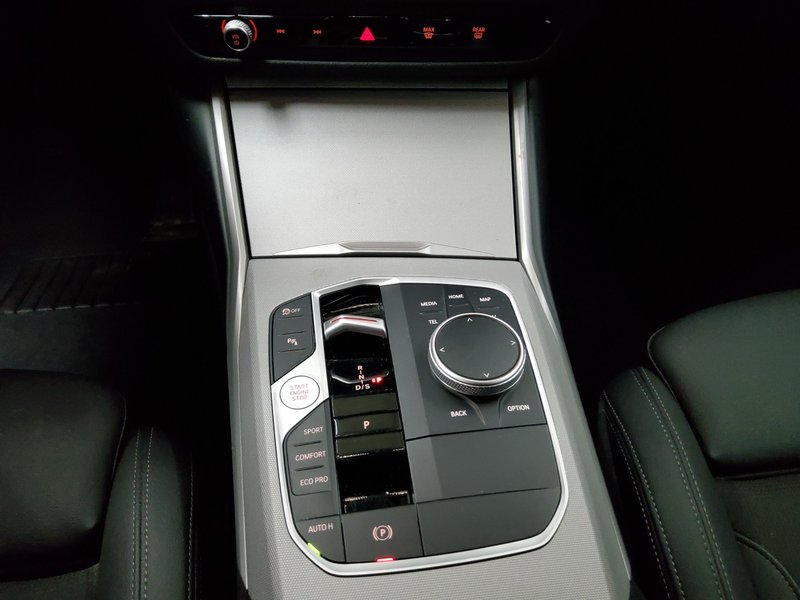 BMW 320d Touring automatik • ACC • LED — 6