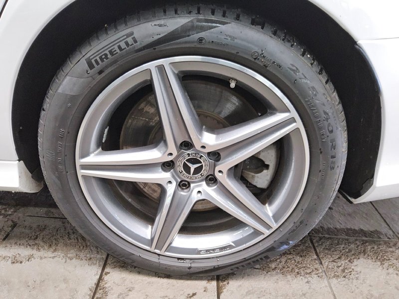 Mercedes-Benz E 300 de karavan automatik AMG Line • HUD • 360° kamera — 10