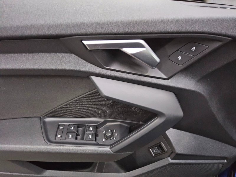 Audi A3 35 TDI advanced automatik • digitalni instrumenti • LED — 10