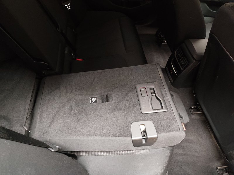BMW 320d Touring automatik • AHK • Full LED — 11