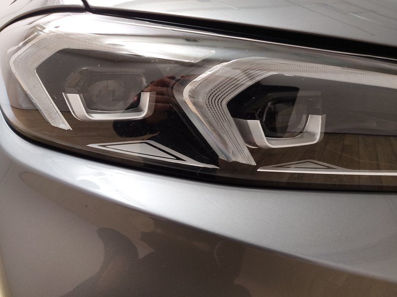 BMW 320d Touring automatik • AHK • Full LED — 15
