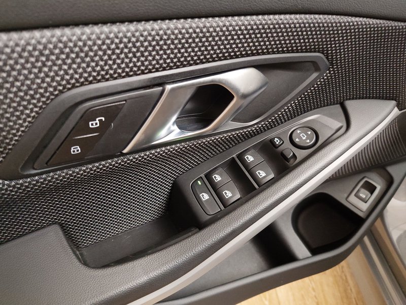 BMW 320d Touring automatik • AHK • Full LED — 5