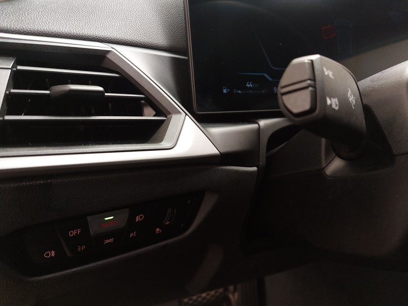 BMW 320d Touring automatik • AHK • Full LED — 7