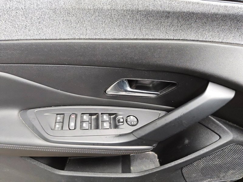 Peugeot 308 1.5 BlueHDI Allure • ACC • LED — 10