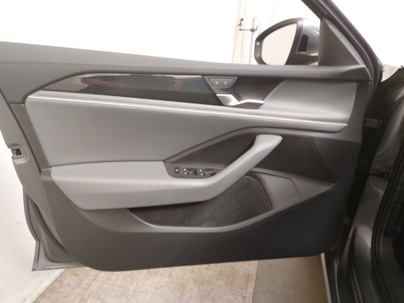 Volkswagen Passat Variant 2.0 TDI Business • ACC • HUD — 5