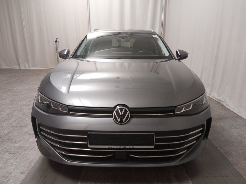 Volkswagen Passat Variant 2.0 TDI Business • ACC • HUD — 9