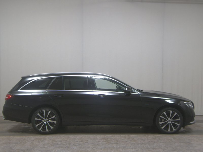 Mercedes-Benz E 300 de karavan automatik Avantgarde • panorama • LED
