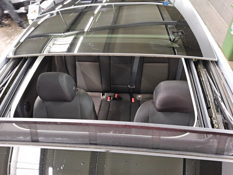 Mercedes-Benz E 300 de karavan automatik Avantgarde • panorama • LED — 12
