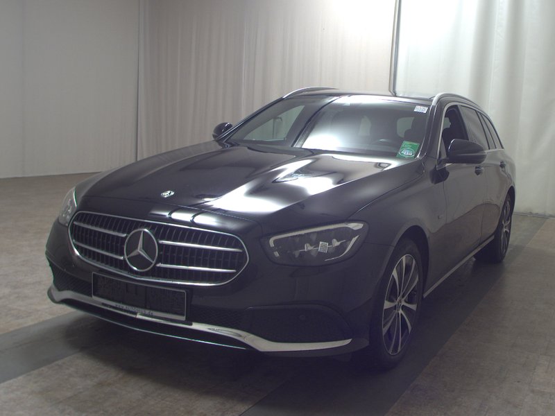 Mercedes-Benz E 300 de karavan automatik Avantgarde • panorama • LED — 2