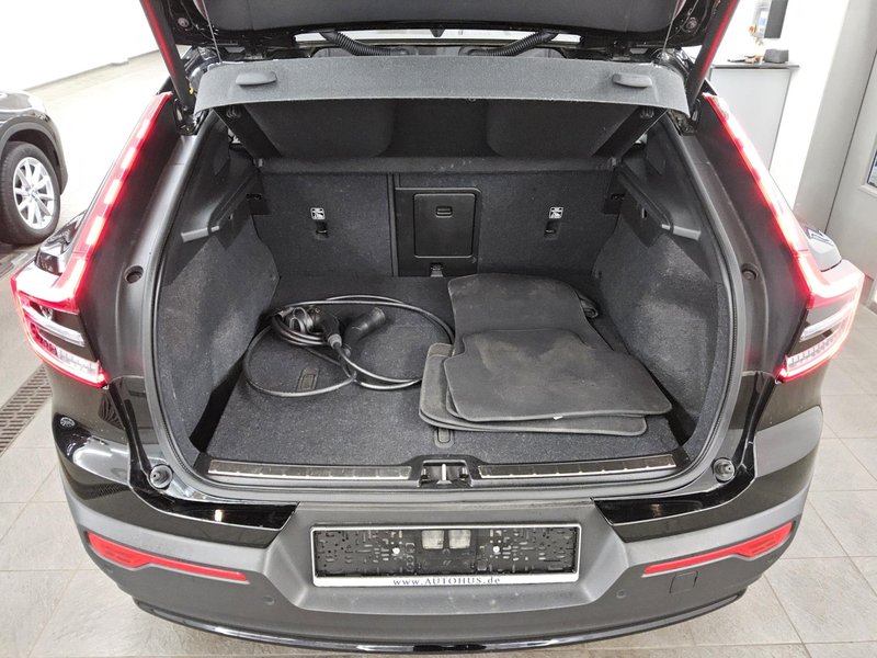 Volvo C40 Recharge Pure • el. peta vrata • Full LED — 12
