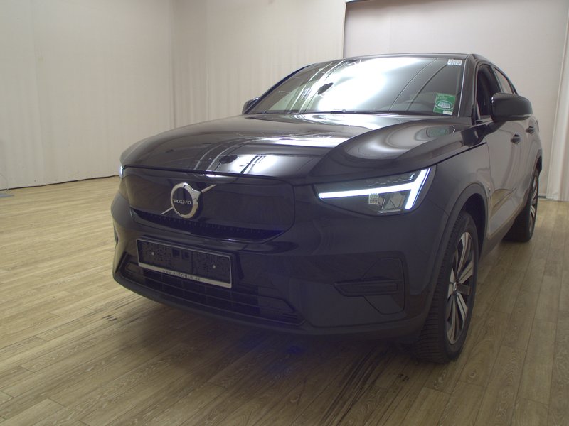 Volvo C40 Recharge Pure • el. peta vrata • Full LED — 2