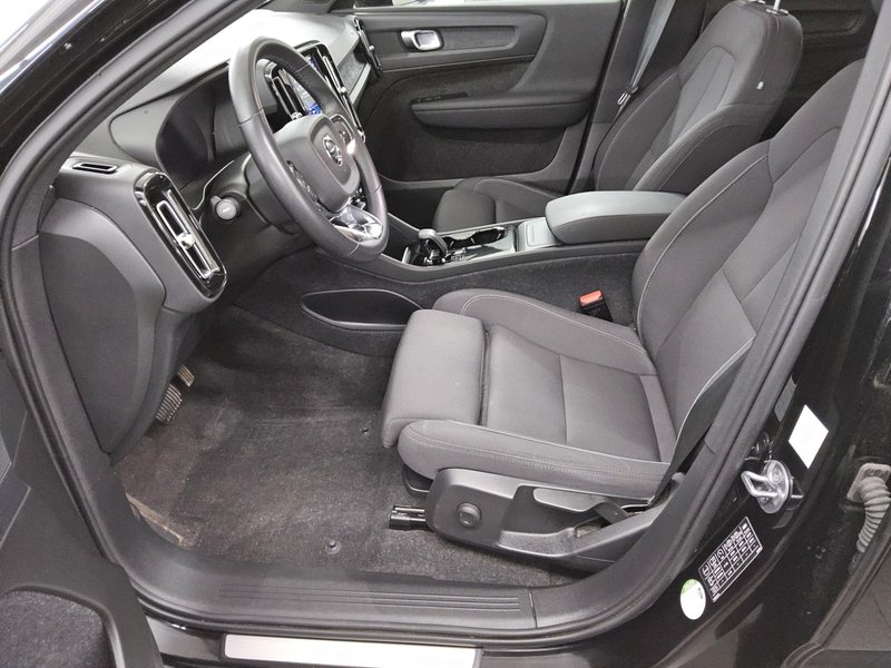 Volvo C40 Recharge Pure • el. peta vrata • Full LED — 9
