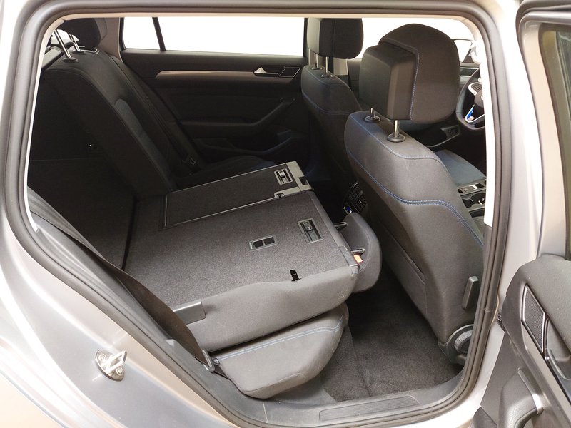 Volkswagen Passat Variant GTE 1.4 TSI automatik • ACC • LED — 11