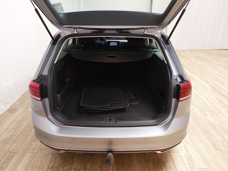 Volkswagen Passat Variant GTE 1.4 TSI automatik • ACC • LED — 17