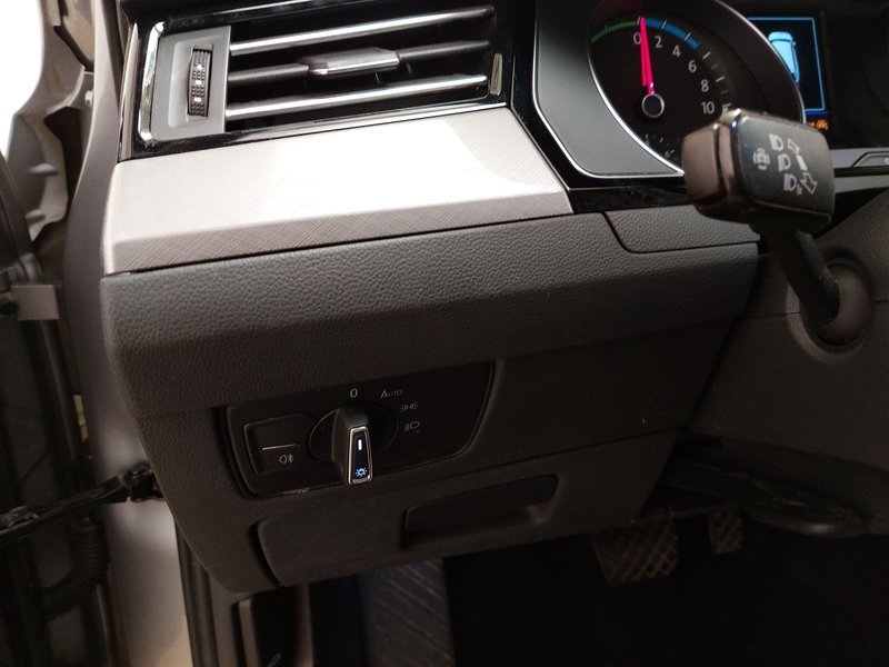 Volkswagen Passat Variant GTE 1.4 TSI automatik • ACC • LED — 7