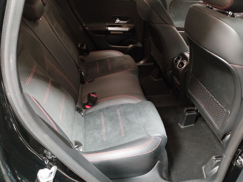Mercedes-Benz GLA 200 d automatik AMG Line • AHK • električna peta vrata — 12