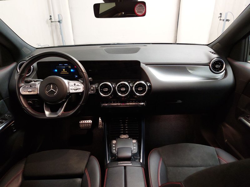 Mercedes-Benz GLA 200 d automatik AMG Line • AHK • električna peta vrata — 16