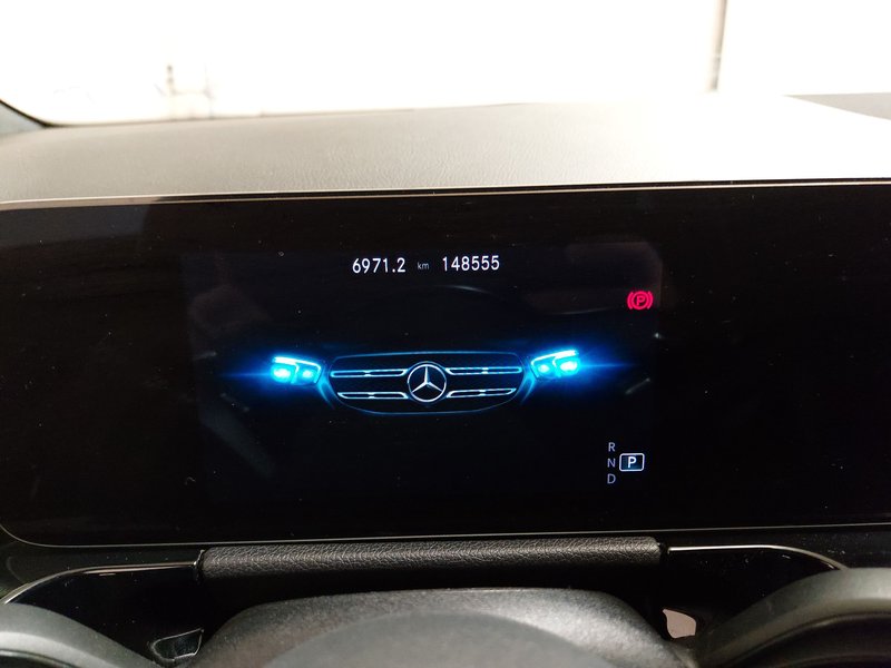 Mercedes-Benz GLA 200 d automatik AMG Line • AHK • električna peta vrata — 20