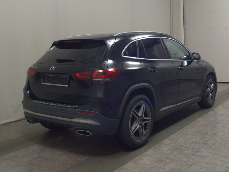 Mercedes-Benz GLA 200 d automatik AMG Line • AHK • električna peta vrata — 4