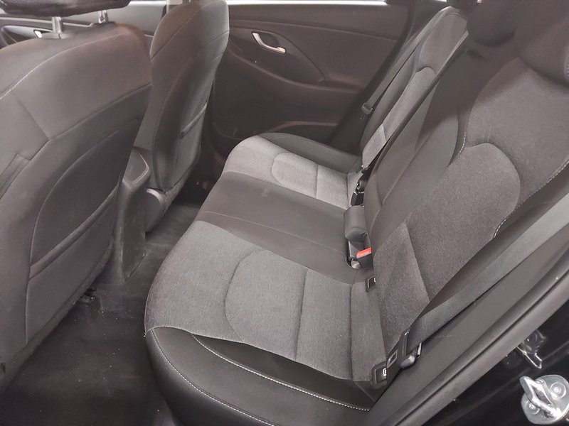 Hyundai i30 1.0 T-GDI Trend automatik • bežično punjenje • automatska klima — 13