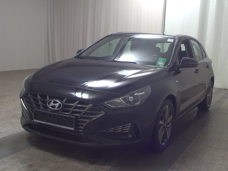 Hyundai i30 1.0 T-GDI Trend automatik • bežično punjenje • automatska klima — 2