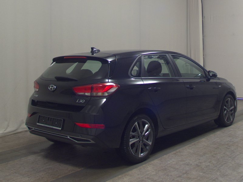 Hyundai i30 1.0 T-GDI Trend automatik • bežično punjenje • automatska klima — 4