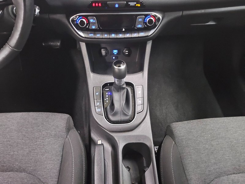 Hyundai i30 1.0 T-GDI Trend automatik • bežično punjenje • automatska klima — 6