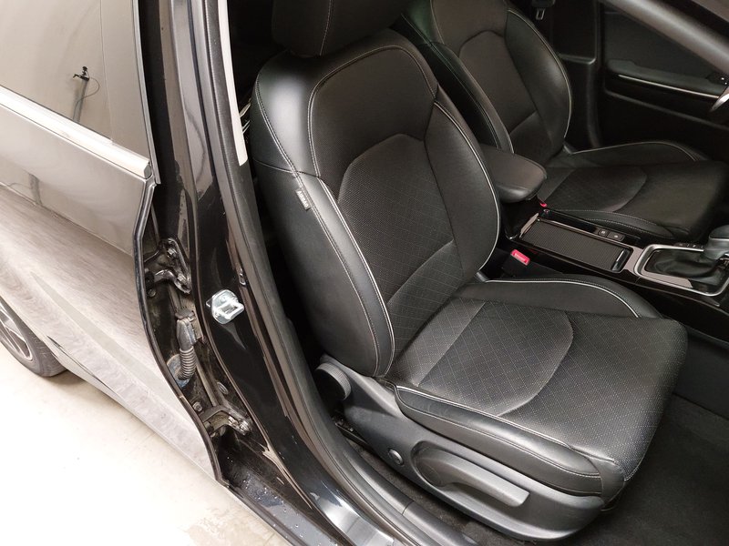 Kia cee'd 1.6 PHEV Platinum automatik • ACC • LED — 10