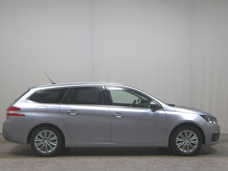Peugeot 308 BlueHDi 130 Allure • ACC • AHK