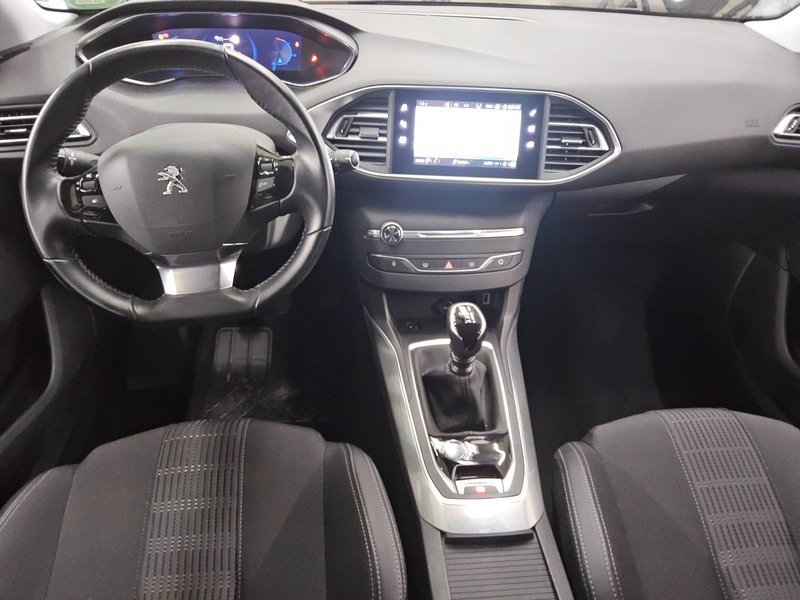 Peugeot 308 BlueHDi 130 Allure • ACC • AHK — 5