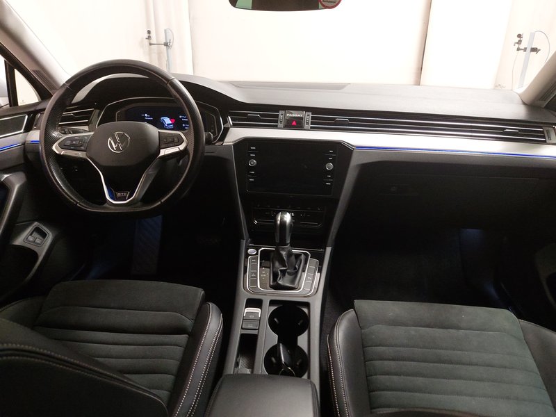 Volkswagen Passat Variant GTE 1.4 TSI automatik • ACC • AHK — 16